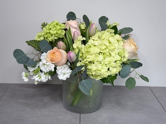 Peach & Petals from Metropolitan Plant & Flower Exchange, local NJ florist